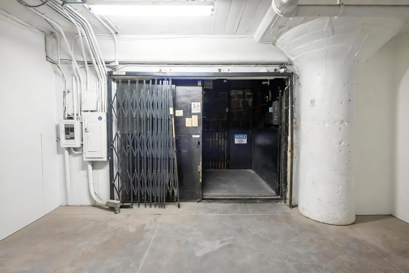Freight elevator alcove