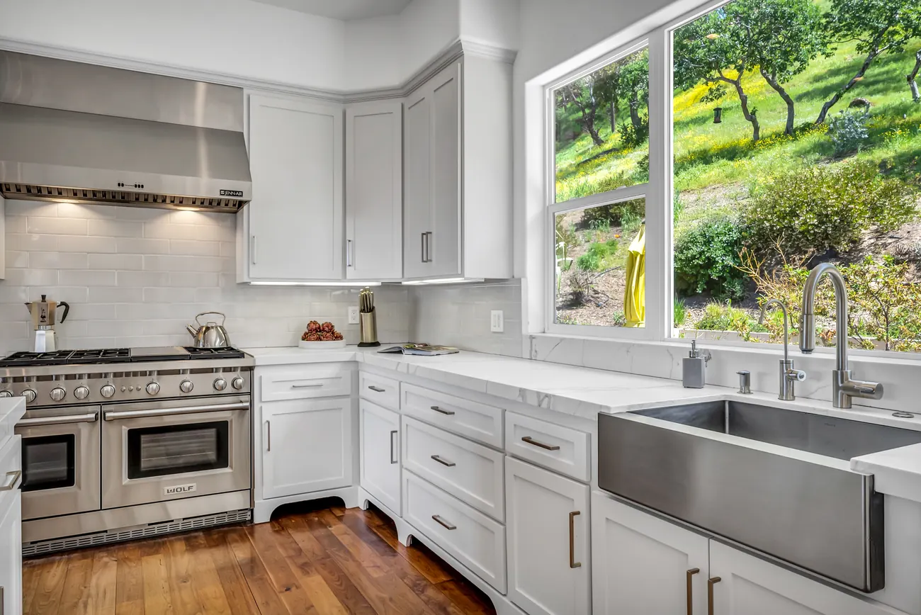 Chef's kitchen, Wolf range